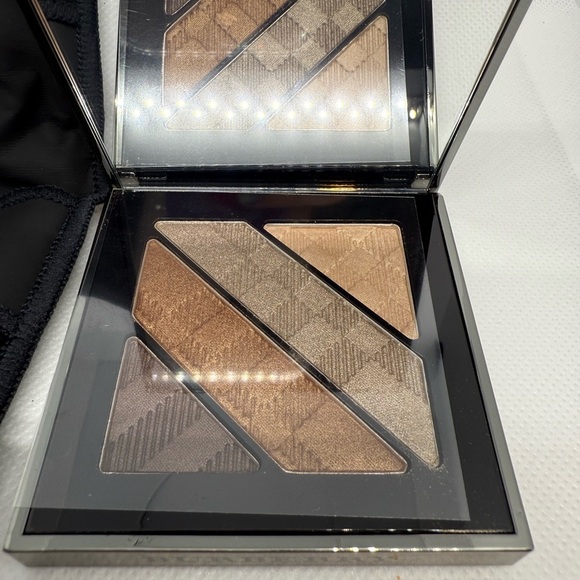 Burberry Eyeshadow Palette - Neutral Shades 25 Gold - Picture 3 of 4
